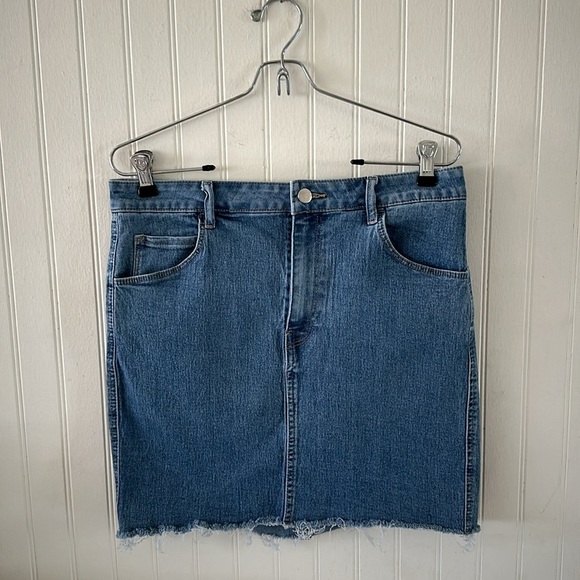 H&M Denim Mini Skirt sz 10 - Picture 3 of 8